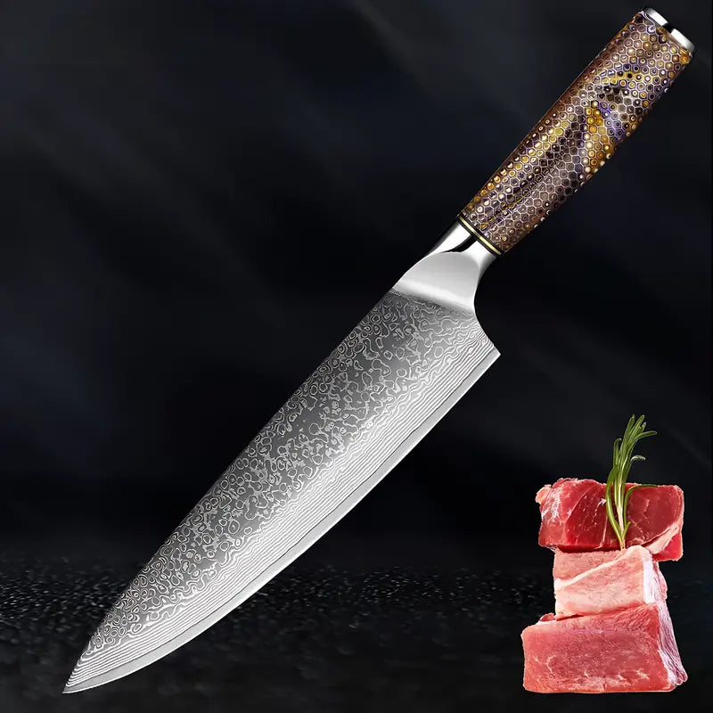 Mise en scène du Chef Collector sur fond sombre avec morceaux de viande, lame tournée vers l’avant.