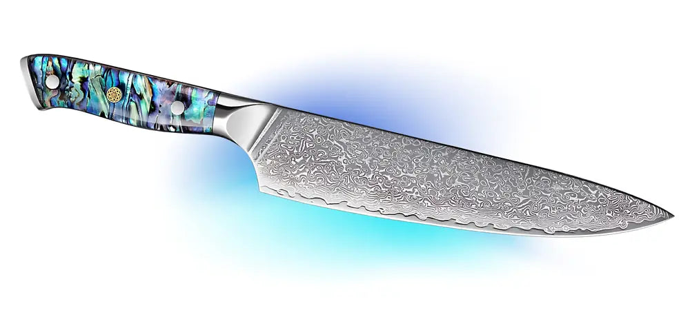 Couteau Gyuto Lame Céleste en acier damas 67 couches, profil fin et courbé, manche ergonomique.