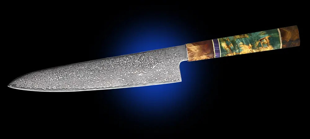 Gyuto japonais Fleur du Katana avec lame en acier damas 67 couches et manche en bois stabilisé.