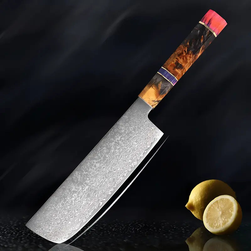 Nakiri Fleur du Katana mis en scène sur fond noir brillant avec citron soulignant son design élégant et tranchant précis.