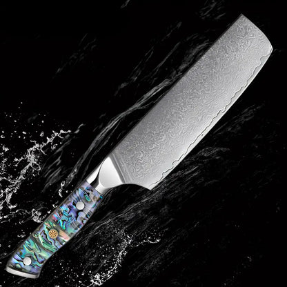 Nakiri Lame Céleste mis en scène sur fond noir effet aquatique mettant en valeur son esthétique céleste et sa lame fine.