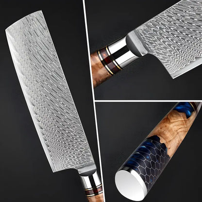 Nakiri Vent de Kaede avec détails de la lame damassée et du manche en bois naturel et résine foncée.